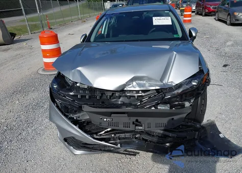 2025 Toyota Camry Le z USA, uszkodzony, nr VIN 4T1DAACK8SU186251